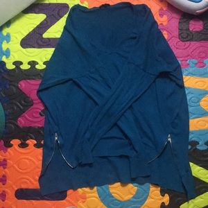 Long sleeve lightweight sweater